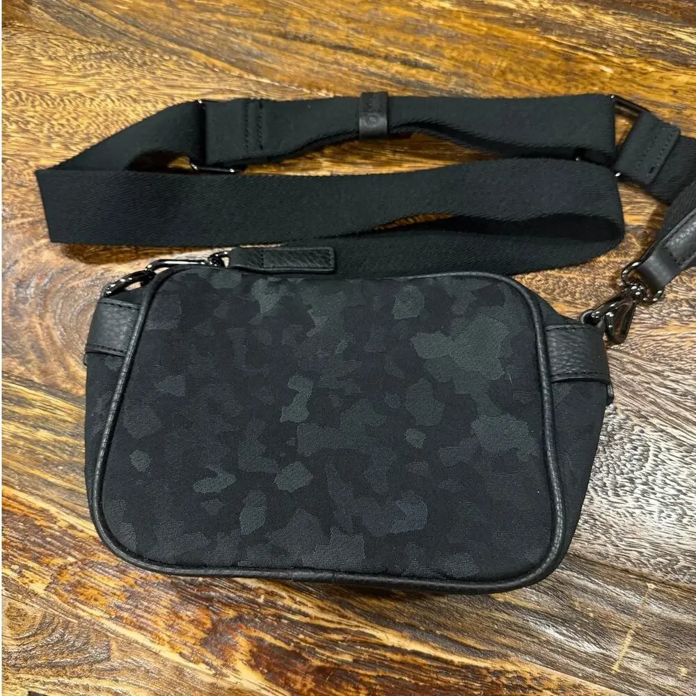 Lululemon Now and Always Crossbody Mini 3L, Camo